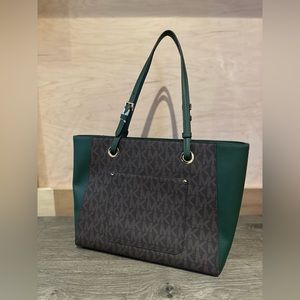 Large Michael Kors Purse, Brand New!!